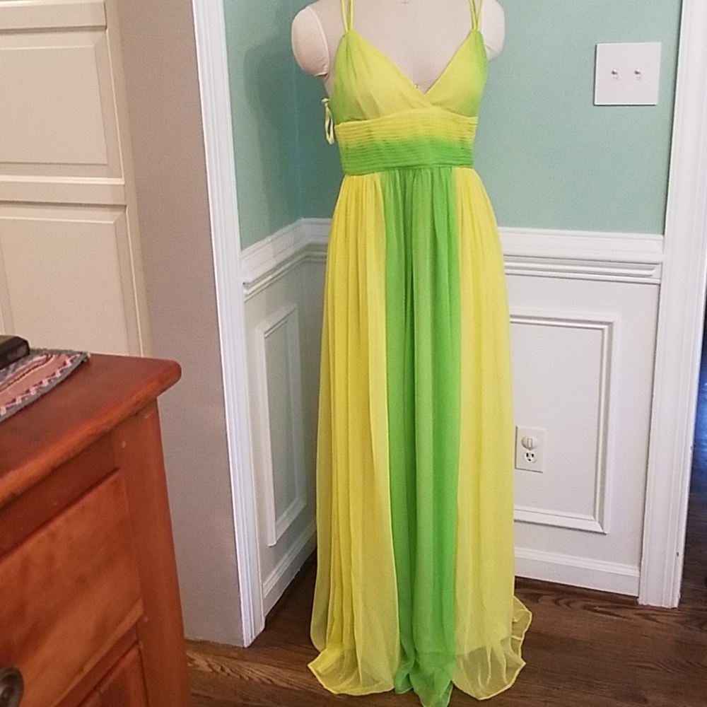 Lovely summer formal dress for cruise or wedding!